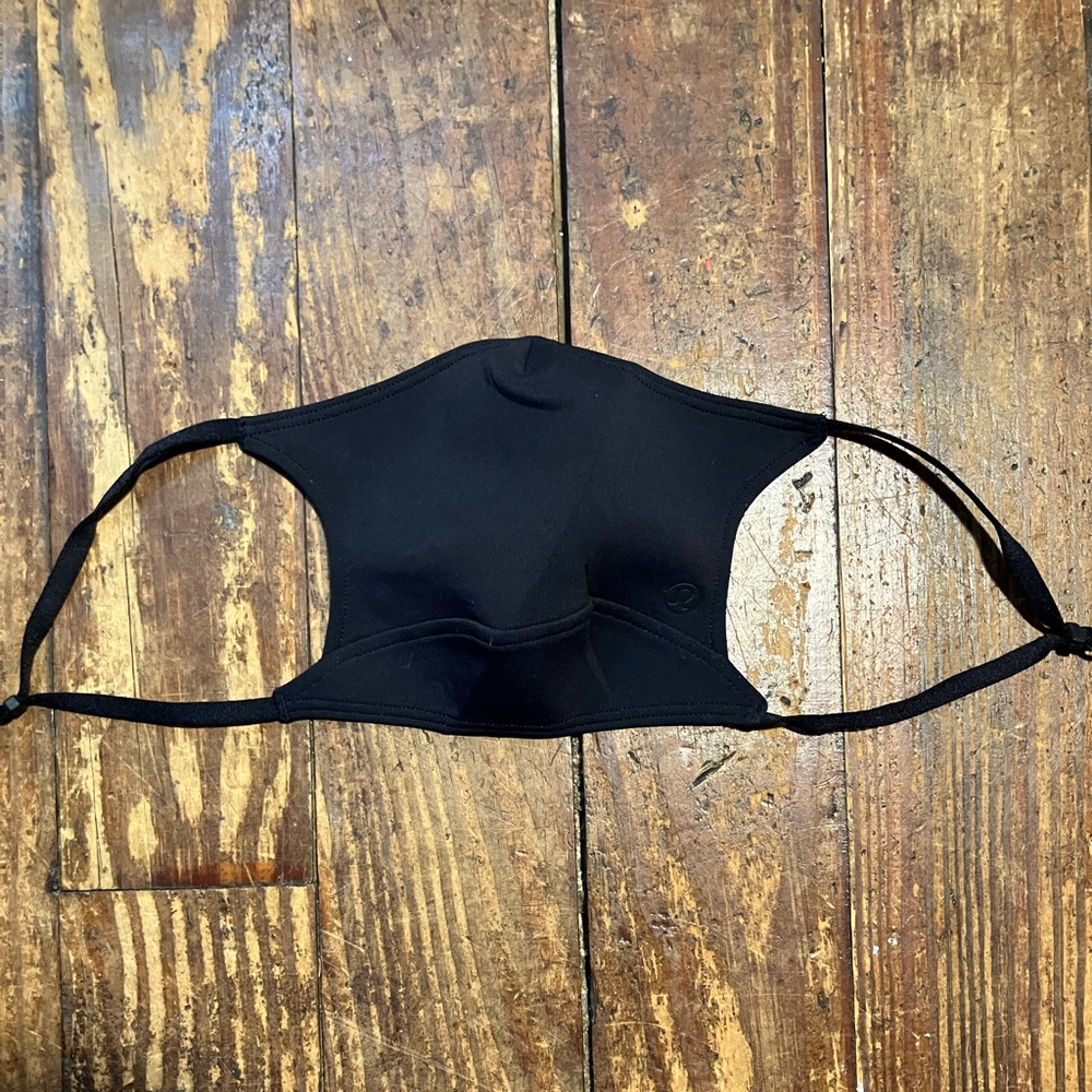 Lululemon facemask